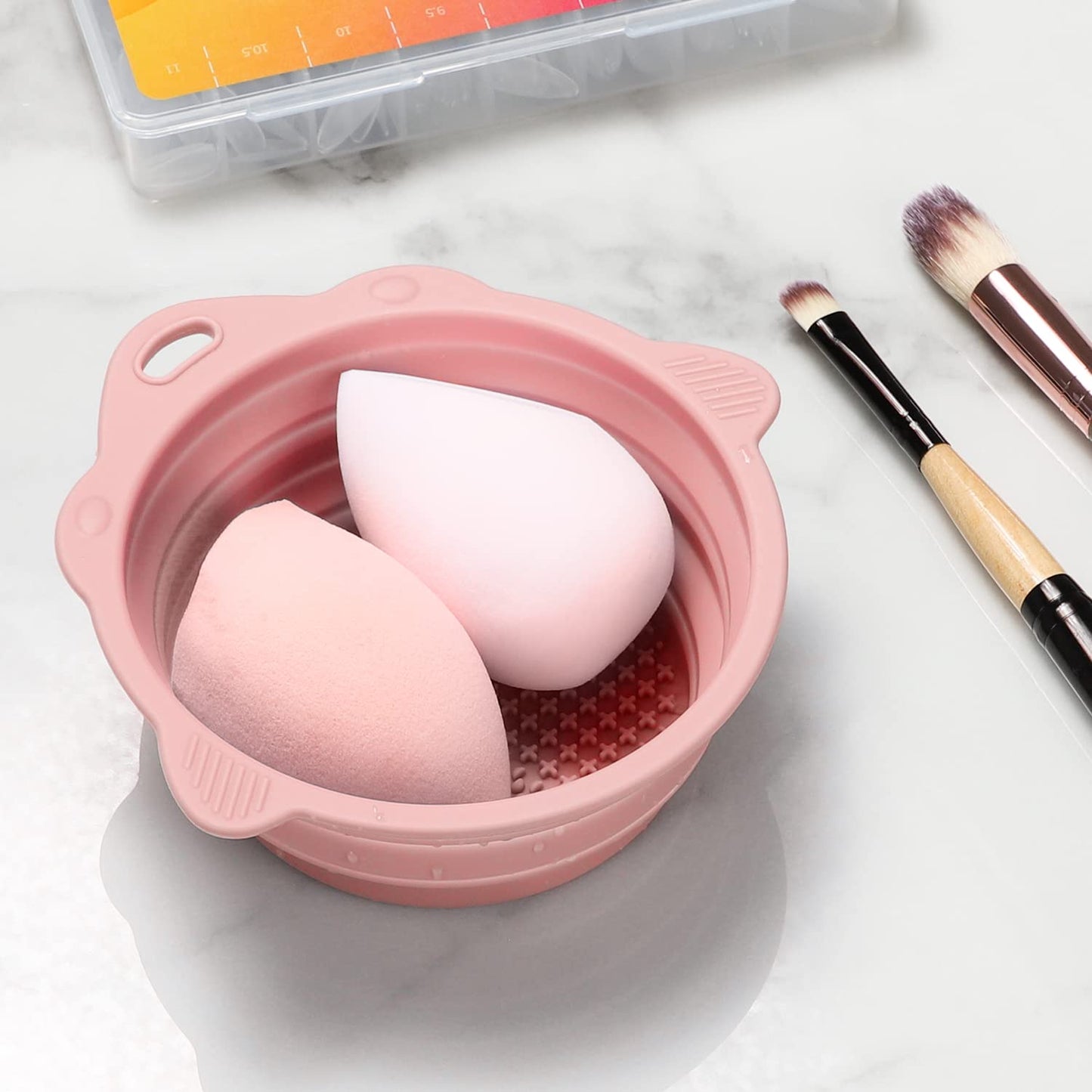 Foldable Silicone Makeup Brush Cleaner Bowl - Portable Cleaning Tool for Brushes, Powder Puffs, and Sponges (Pink)