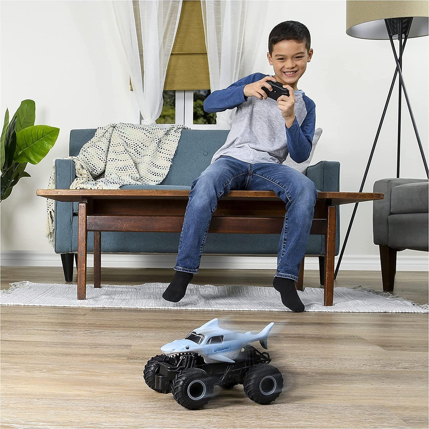 Remote Control Monster Jam Megalodon Storm Monster Truck Car 1:24 - 1:15 Scale